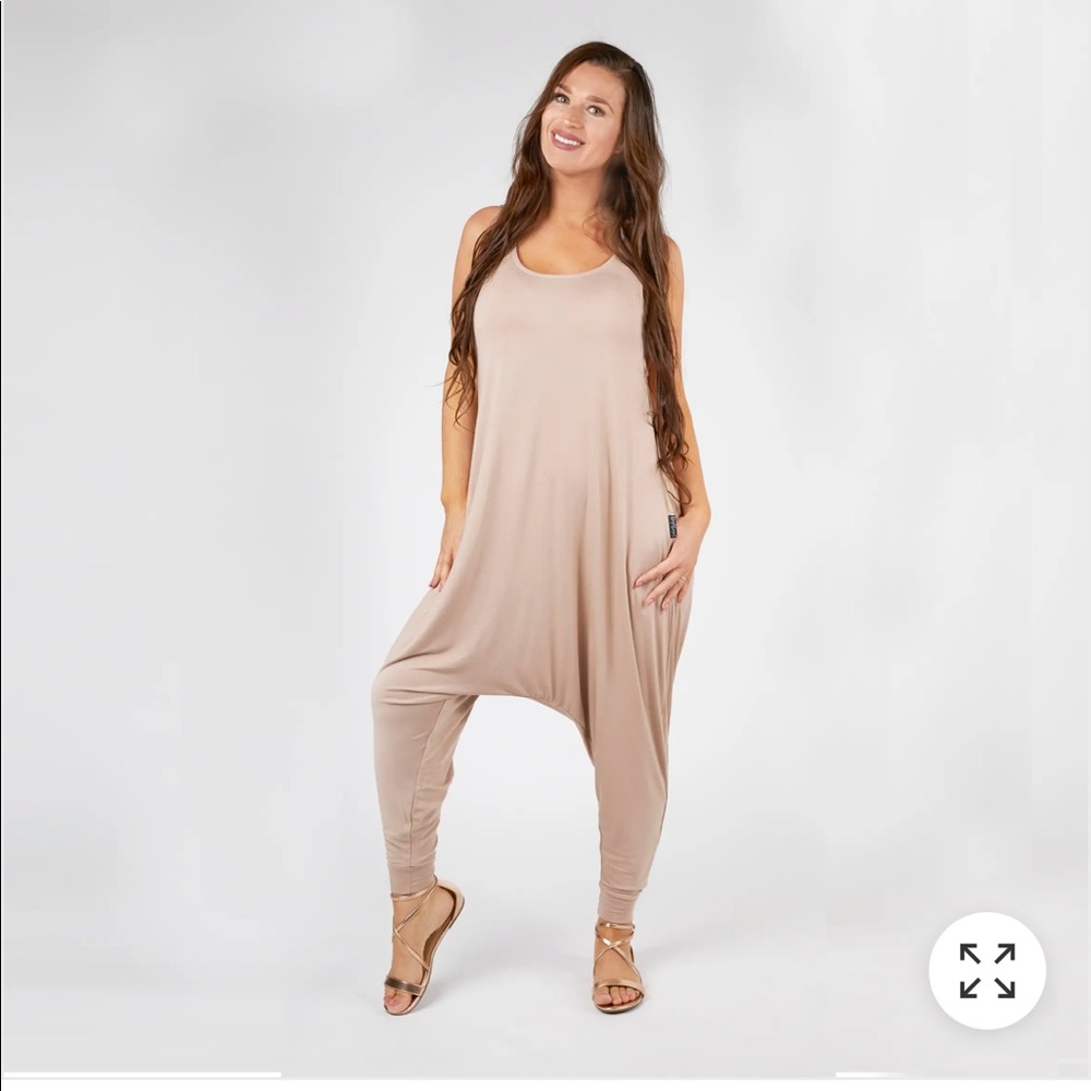 Momper Romper size XS-S-M-L available - Picture 2 of 7